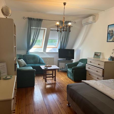 Capri Apartman Eger Luaran gambar
