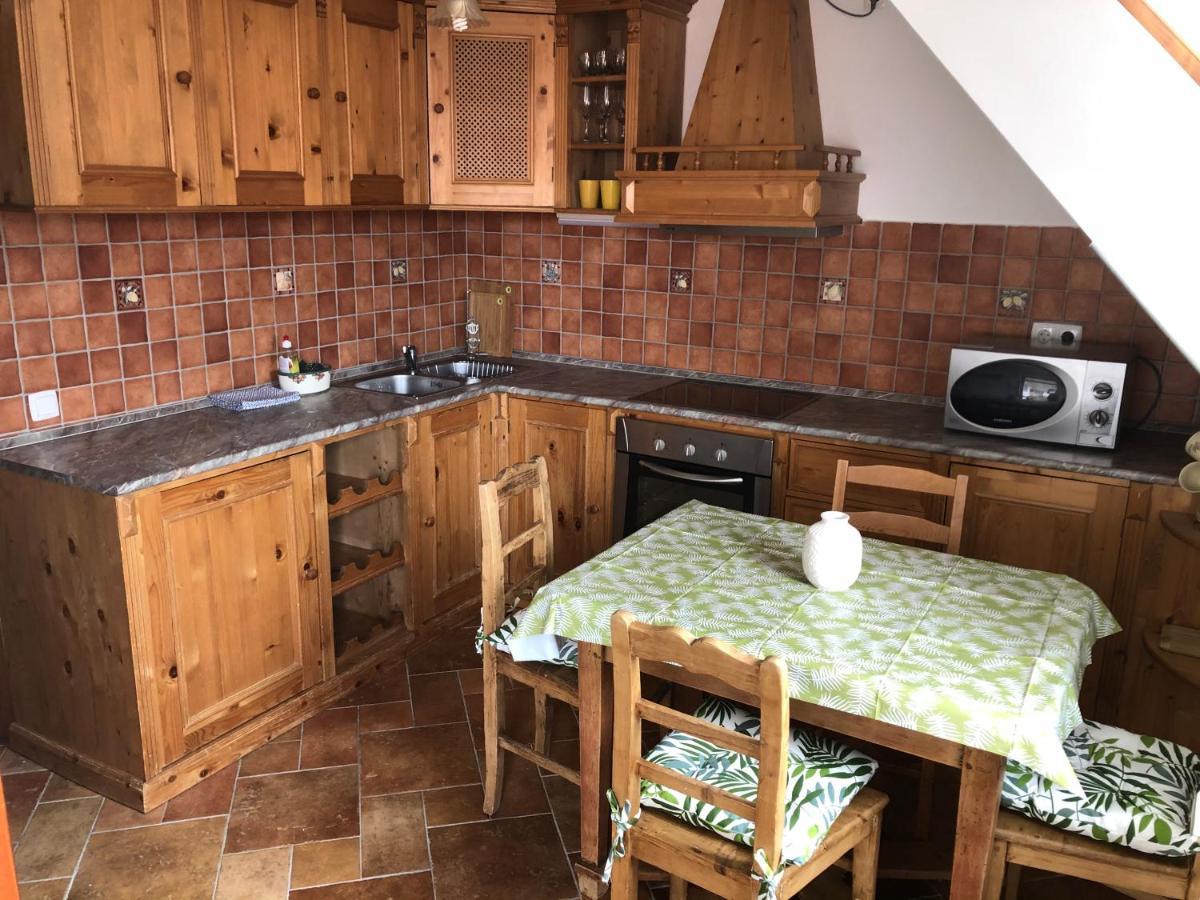 Capri Apartman Eger Luaran gambar