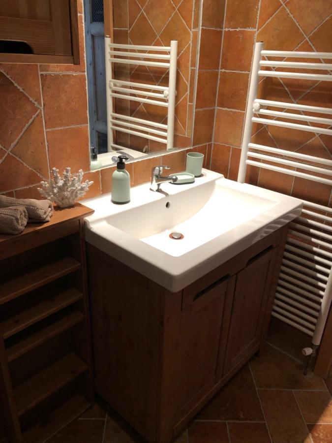 Capri Apartman Eger Luaran gambar